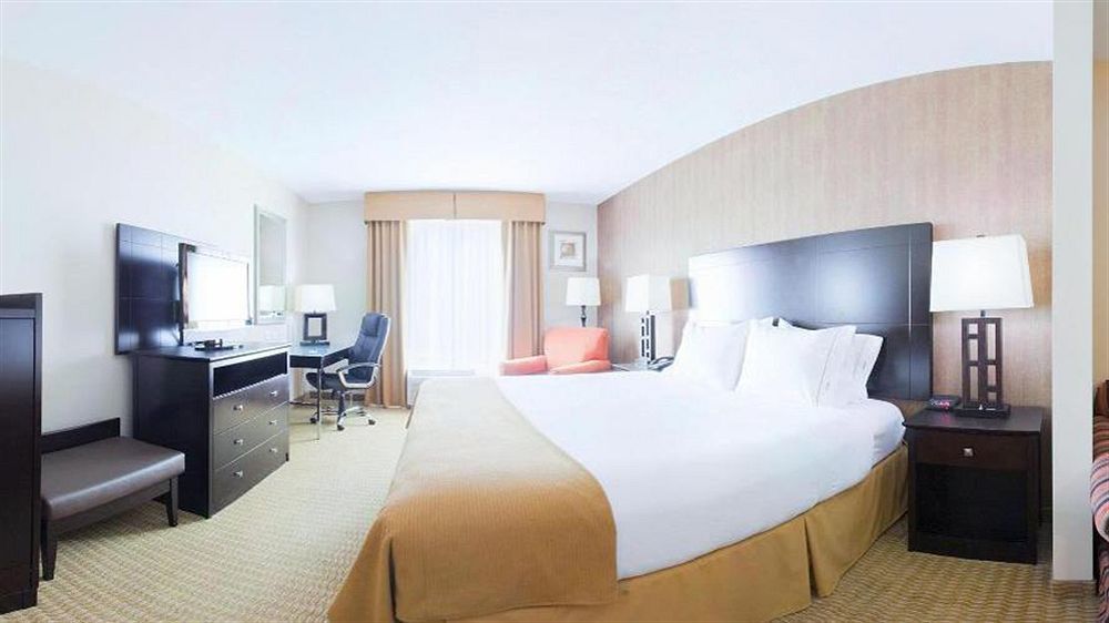 Express & By Ihg Lebanon